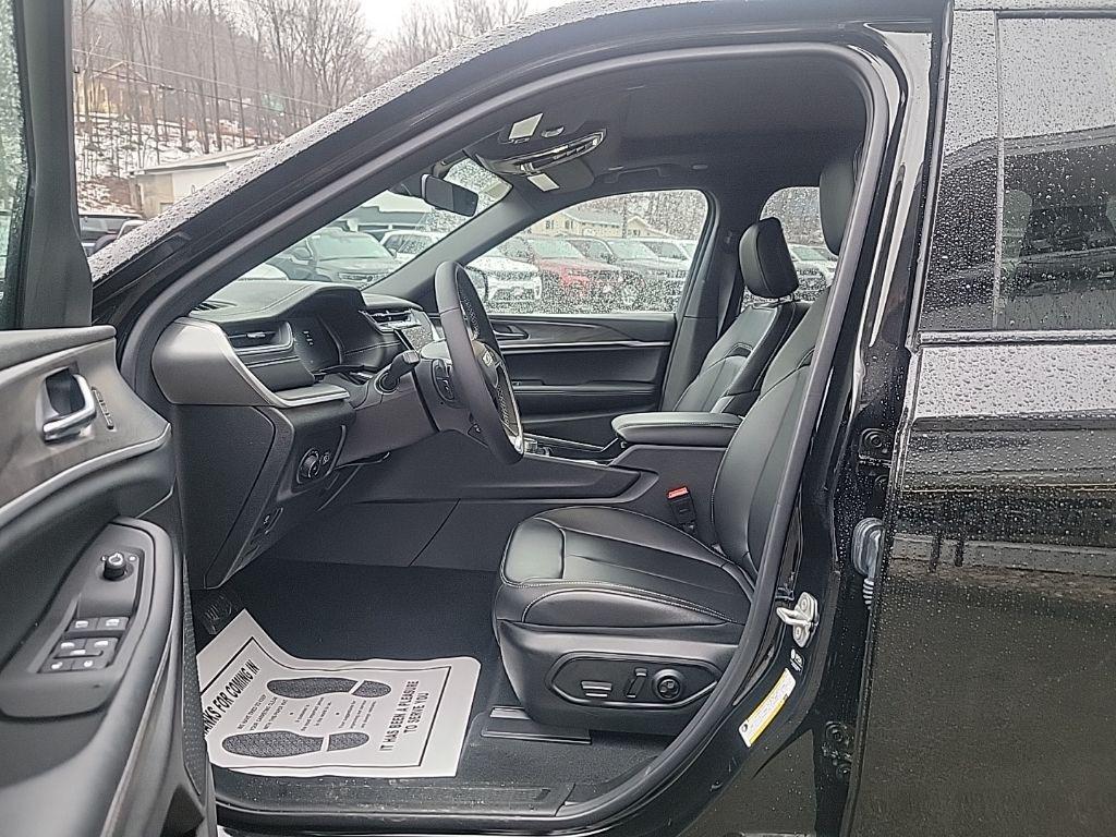 new 2025 Jeep Grand Cherokee L car, priced at $48,444