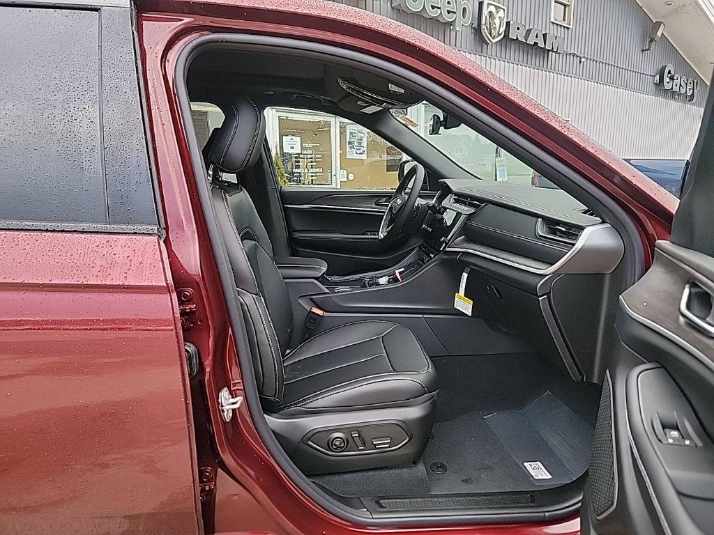 new 2026 Jeep Grand Cherokee car, priced at $50,210