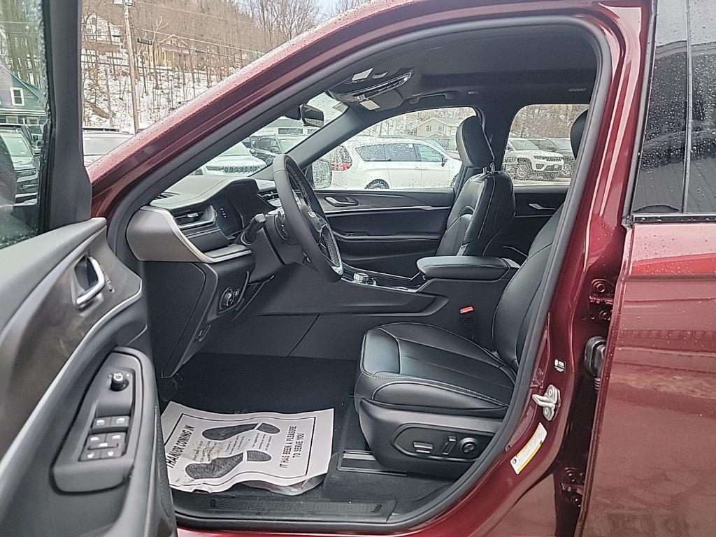 new 2026 Jeep Grand Cherokee car, priced at $50,210