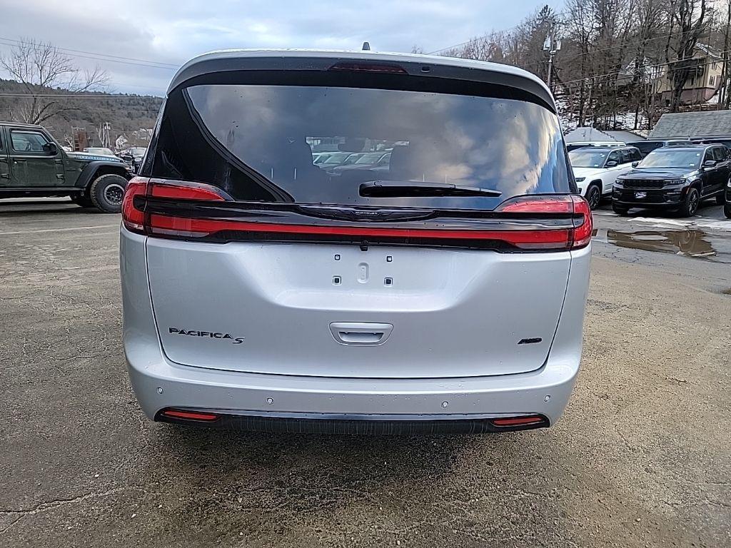 new 2026 Chrysler Pacifica car, priced at $51,220