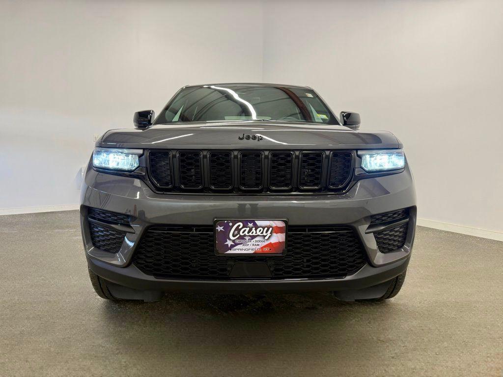 used 2025 Jeep Grand Cherokee car, priced at $35,524