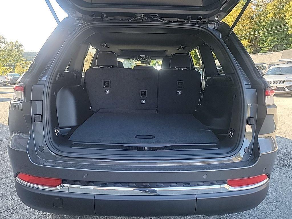 new 2025 Jeep Grand Cherokee car, priced at $34,964