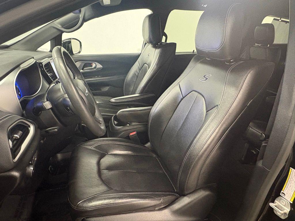 used 2022 Chrysler Pacifica car, priced at $31,574