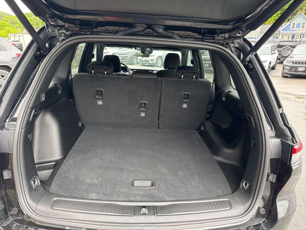 new 2025 Jeep Grand Cherokee car, priced at $35,873