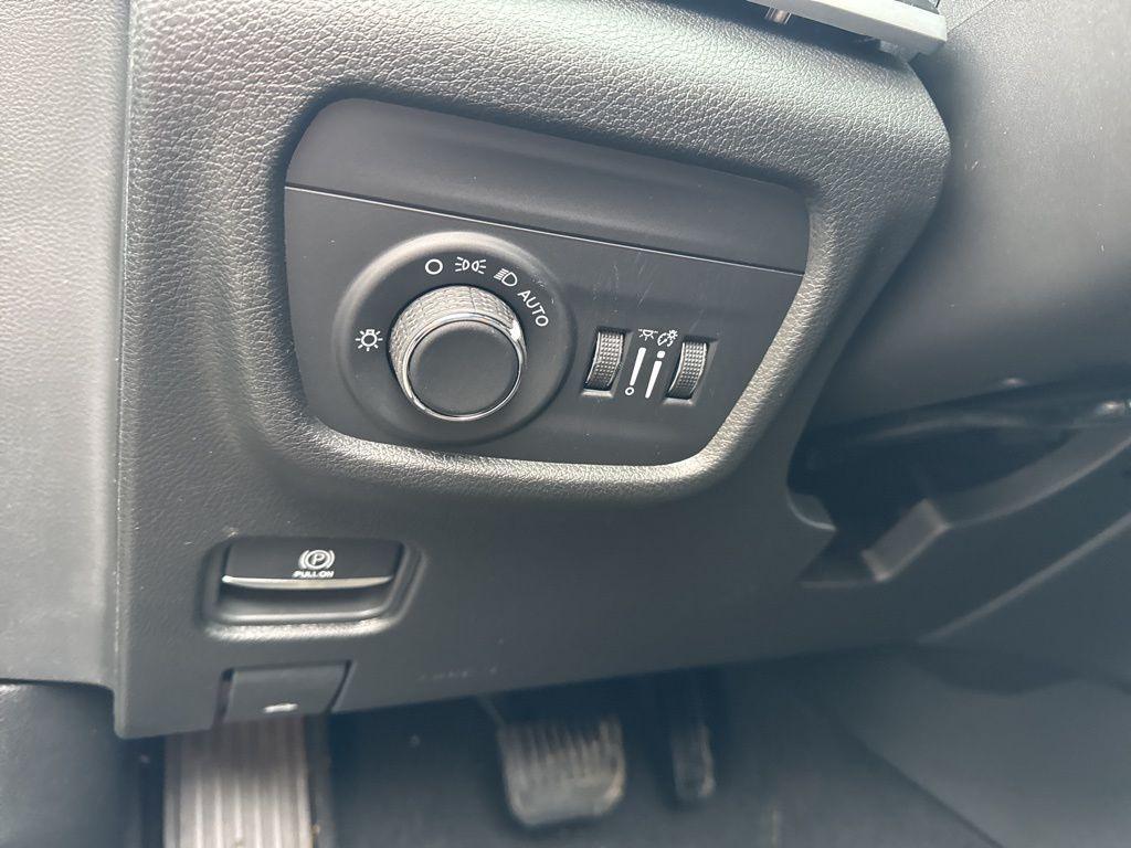 new 2025 Jeep Grand Cherokee car, priced at $35,873