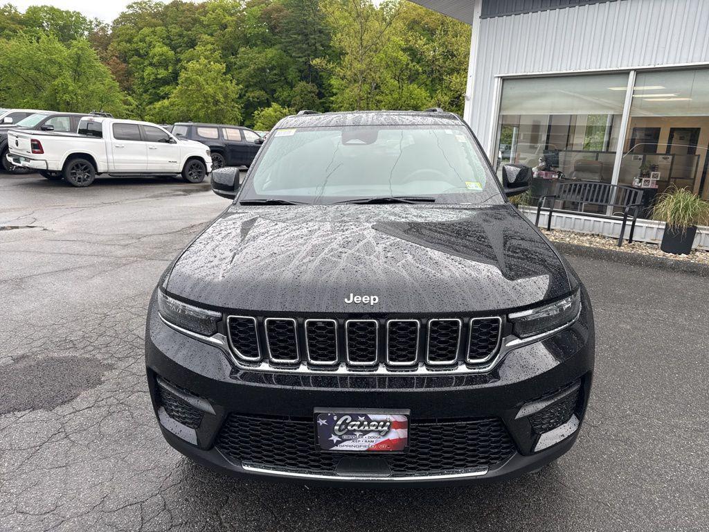 new 2025 Jeep Grand Cherokee car, priced at $35,873