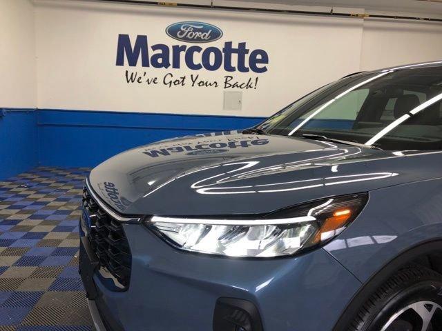 used 2025 Ford Escape car, priced at $29,995