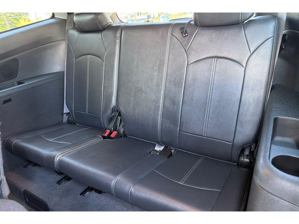 used 2014 Chevrolet Traverse car, priced at $9,995