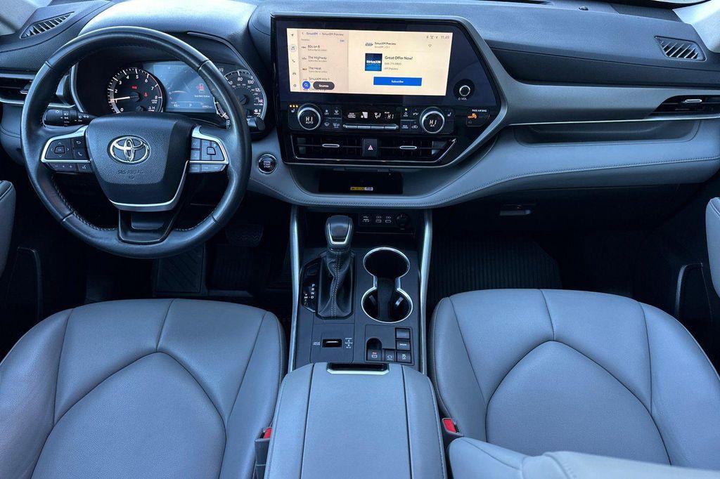 used 2023 Toyota Highlander car, priced at $34,999