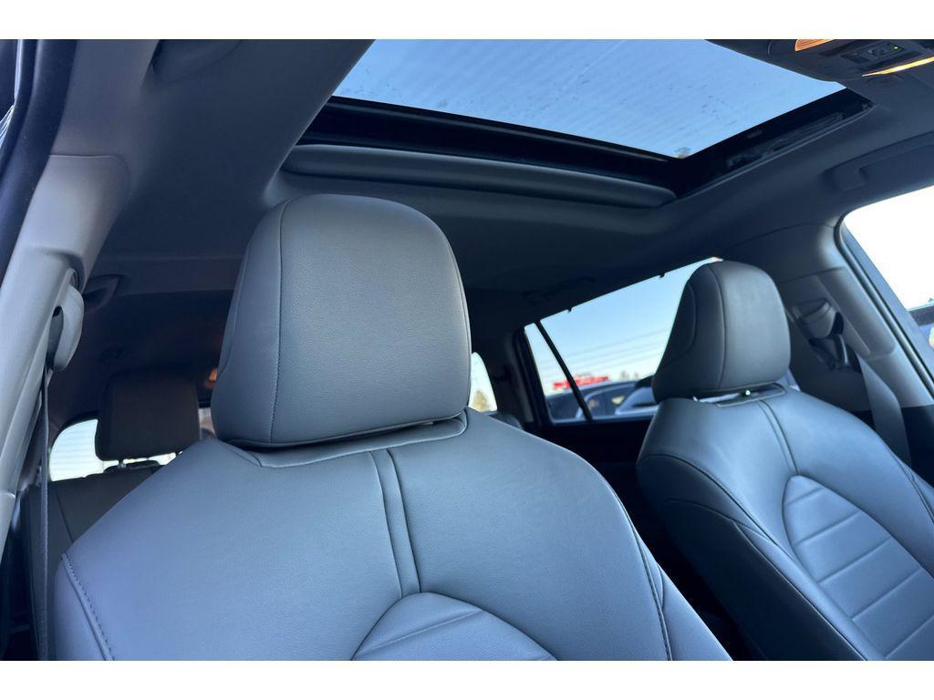 used 2023 Toyota Highlander car, priced at $34,816