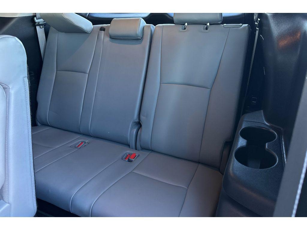 used 2023 Toyota Highlander car, priced at $34,816