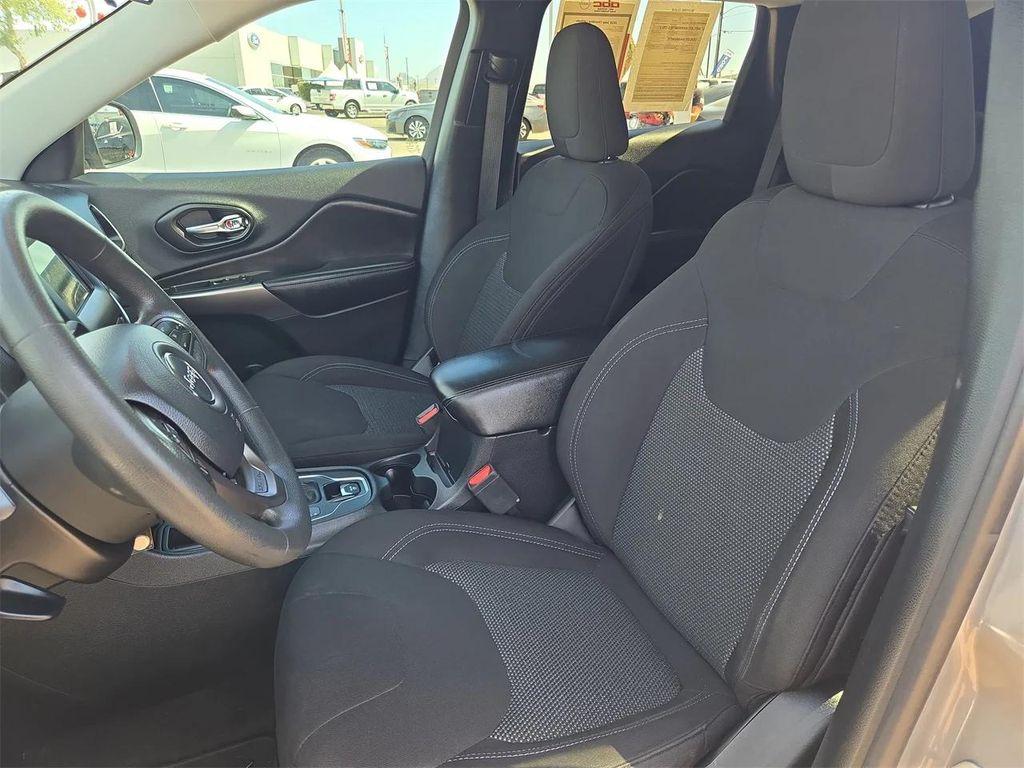 used 2020 Jeep Cherokee car, priced at $16,477