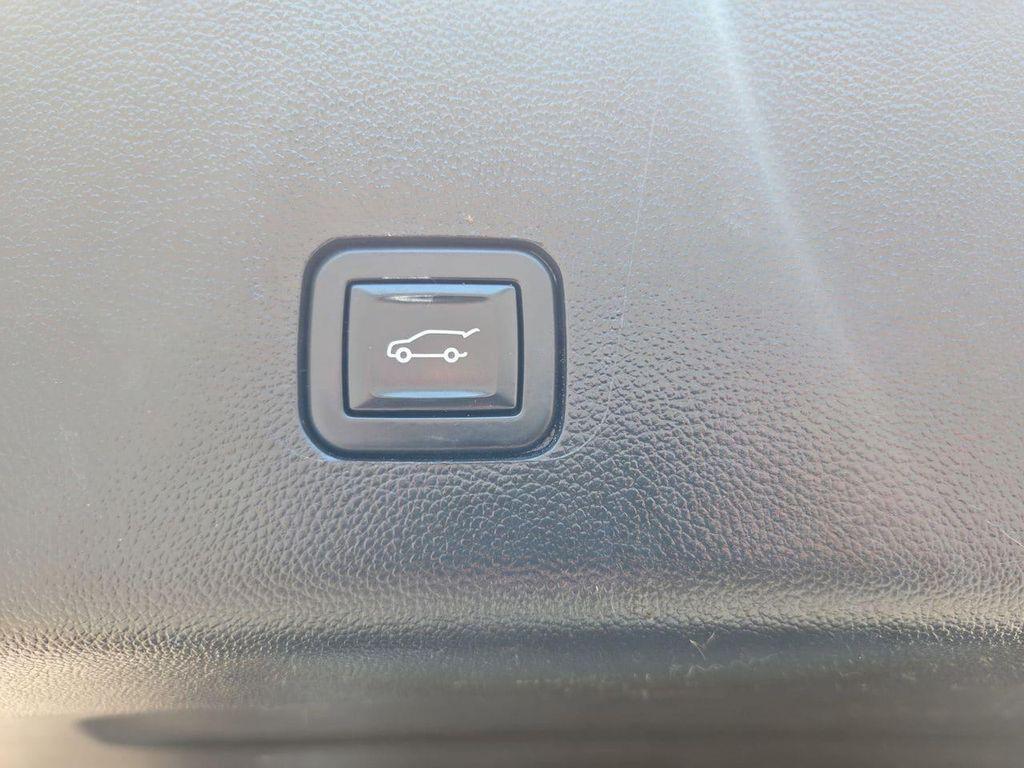 used 2021 Chevrolet Traverse car, priced at $19,500