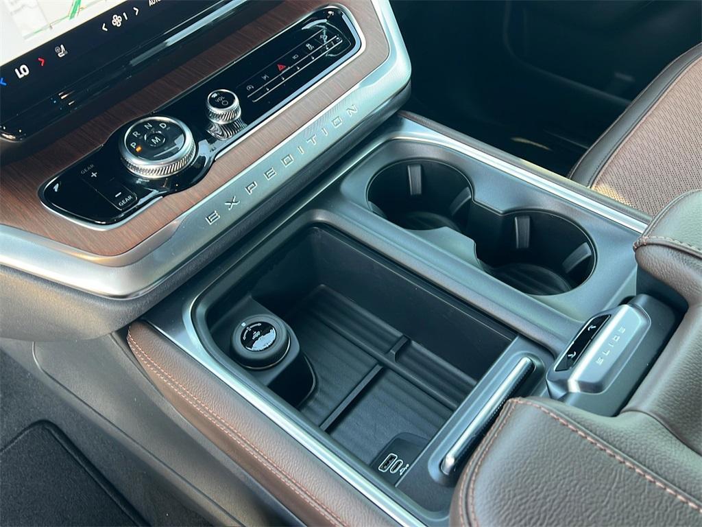 new 2026 Ford Expedition car, priced at $87,650