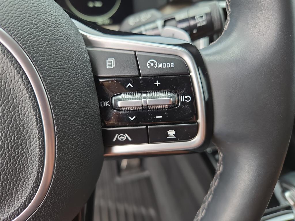 used 2022 Kia Sorento car, priced at $32,096