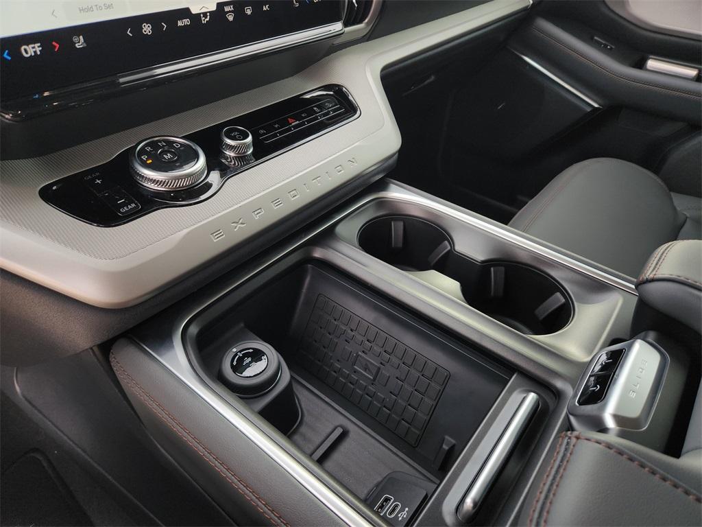 new 2025 Ford Expedition car, priced at $69,893