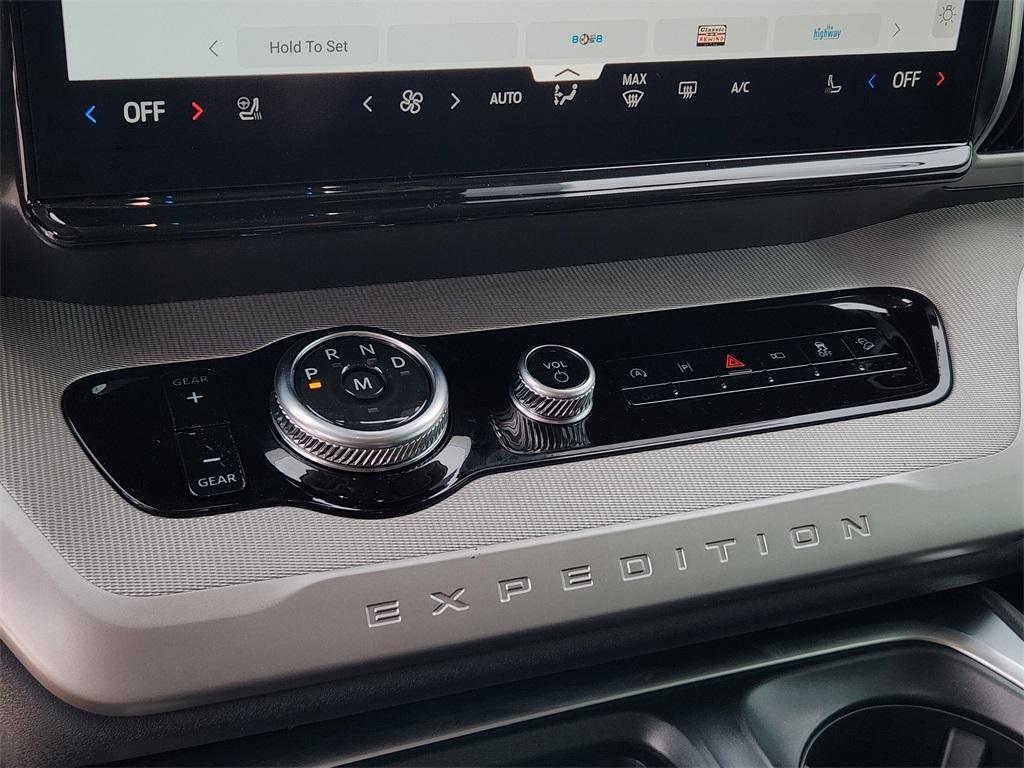 new 2025 Ford Expedition car, priced at $69,893