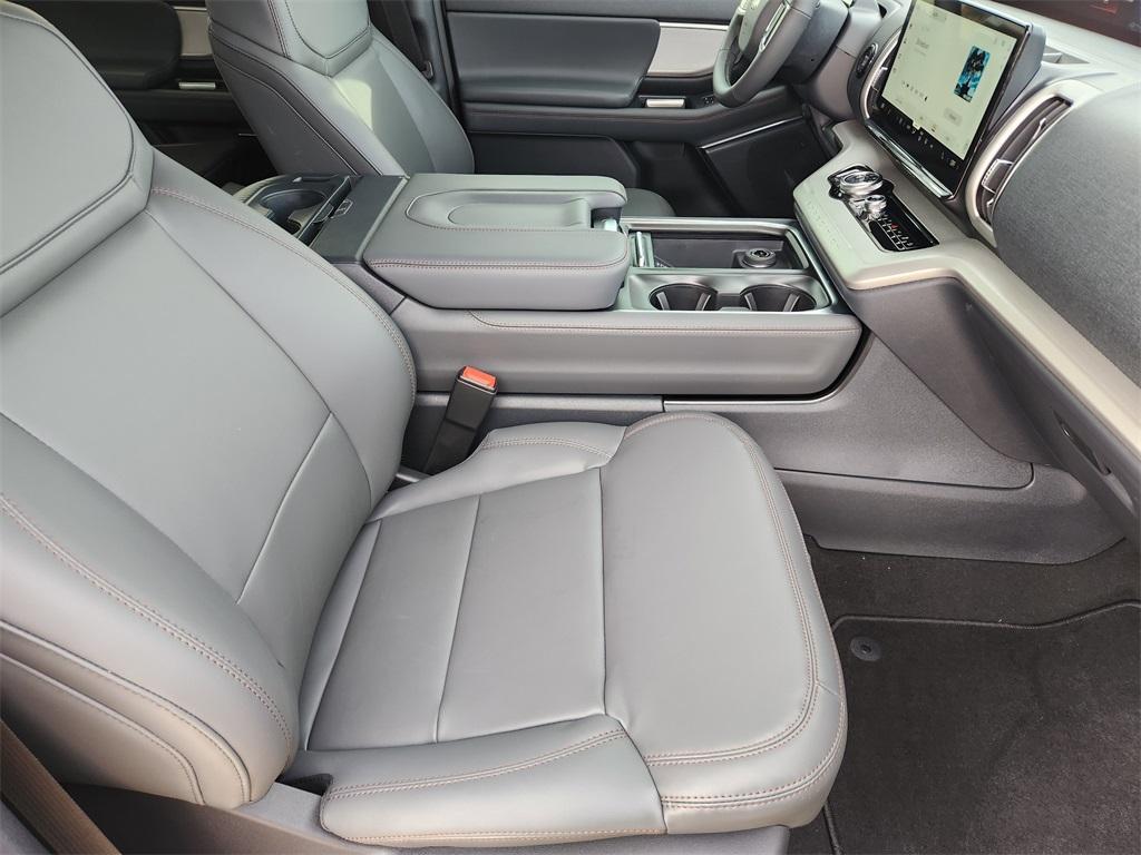 new 2025 Ford Expedition car, priced at $69,893