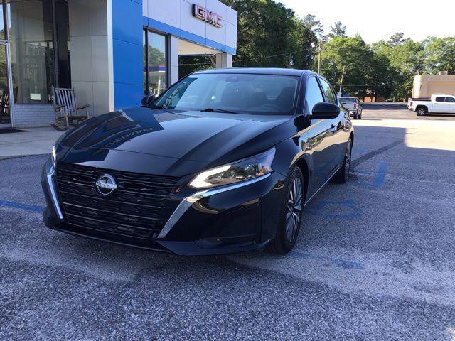 used 2025 Nissan Altima car, priced at $22,795
