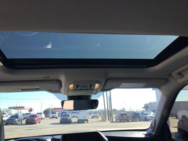 used 2021 Toyota Highlander car, priced at $33,495