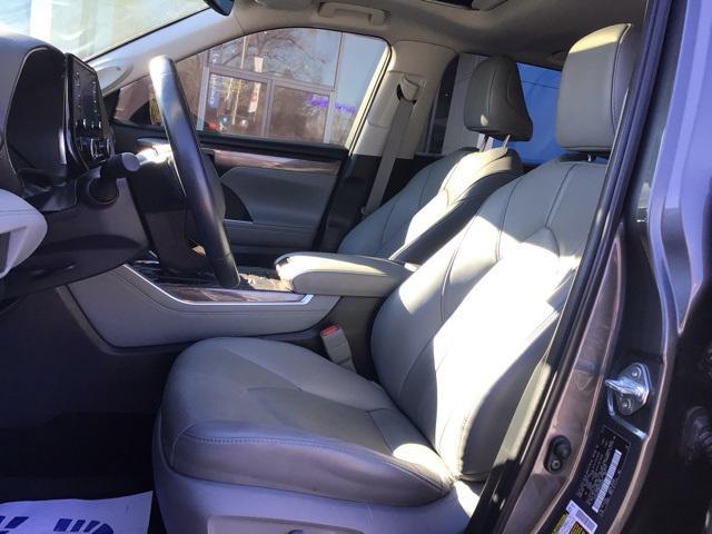used 2021 Toyota Highlander car, priced at $33,495