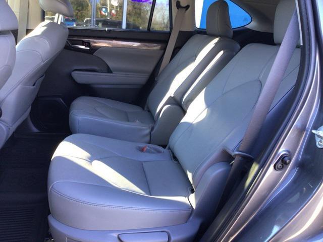 used 2021 Toyota Highlander car, priced at $33,495