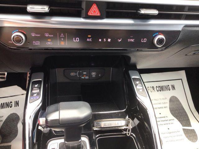 used 2024 Kia Sorento car, priced at $30,195