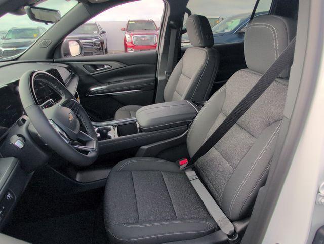 new 2026 Chevrolet Traverse car, priced at $40,677