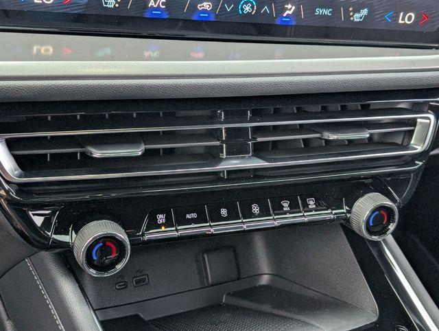 new 2026 Chevrolet Traverse car, priced at $40,677