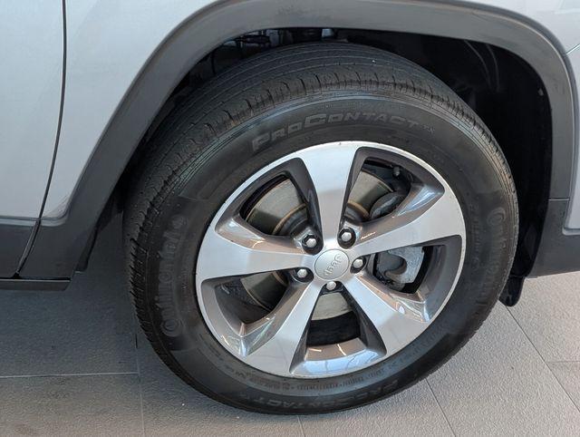 used 2019 Jeep Cherokee car, priced at $12,000