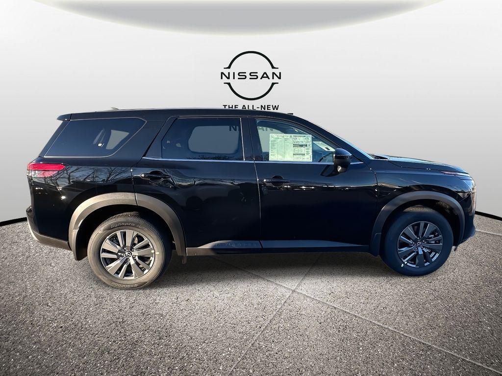 new 2025 Nissan Pathfinder car, priced at $40,475