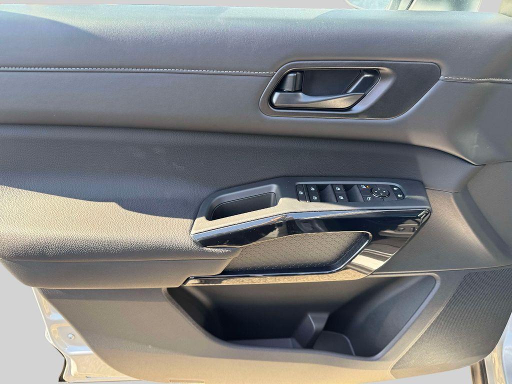 new 2025 Nissan Pathfinder car, priced at $45,890