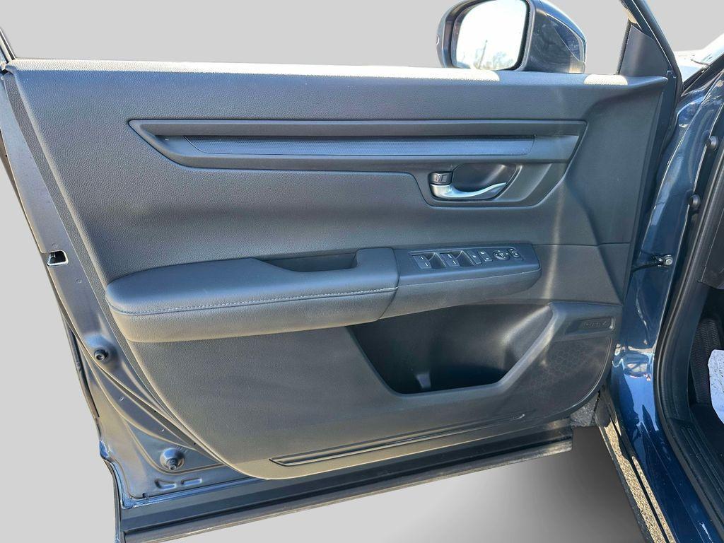 used 2025 Honda CR-V car, priced at $25,995