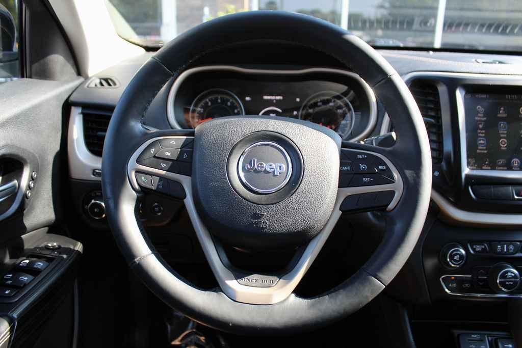 used 2015 Jeep Cherokee car, priced at $10,389