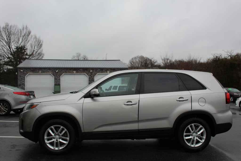 used 2015 Kia Sorento car, priced at $11,990