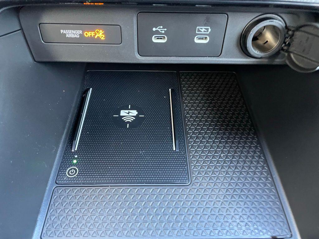 new 2026 Honda CR-V Hybrid car, priced at $40,165