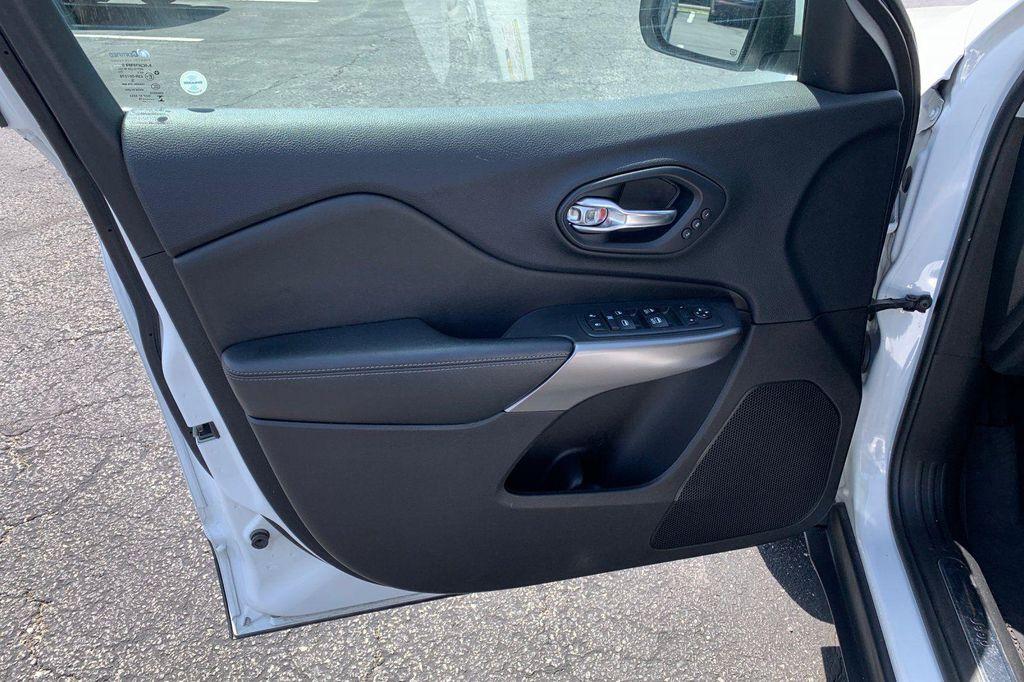 used 2019 Jeep Cherokee car, priced at $18,790