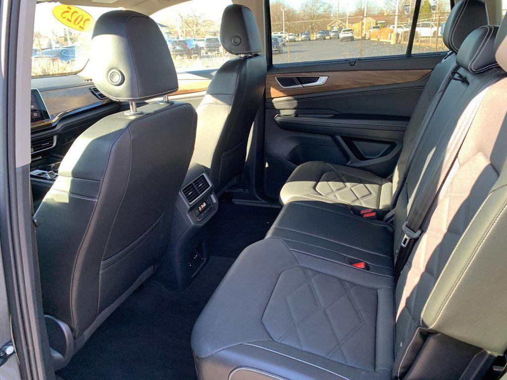 used 2025 Volkswagen Atlas car, priced at $33,867