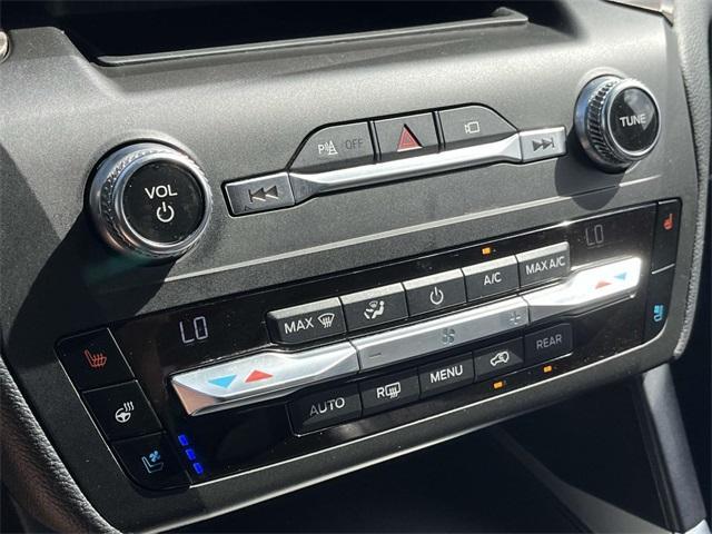2020 Silver Metallic Ford Explorer