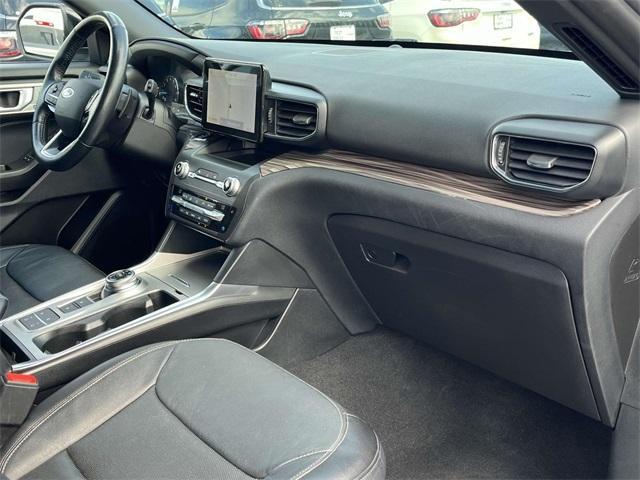 2020 Silver Metallic Ford Explorer