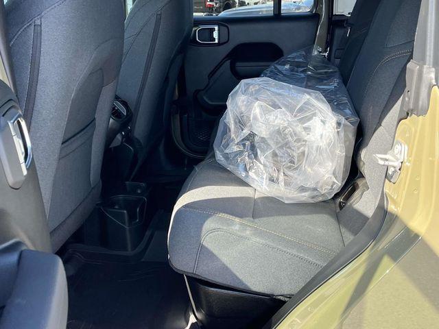 new 2025 Jeep Gladiator car, priced at $41,617