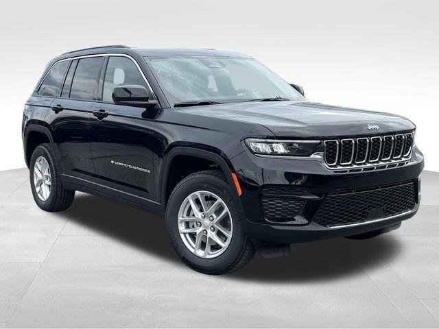 new 2025 Jeep Grand Cherokee car, priced at $38,192