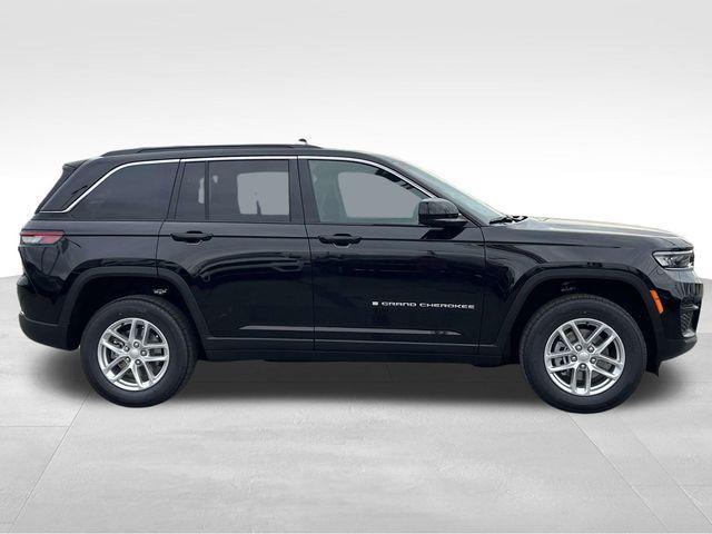 new 2025 Jeep Grand Cherokee car, priced at $38,192