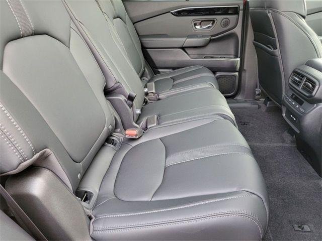 new 2025 Honda Pilot car, priced at $51,550