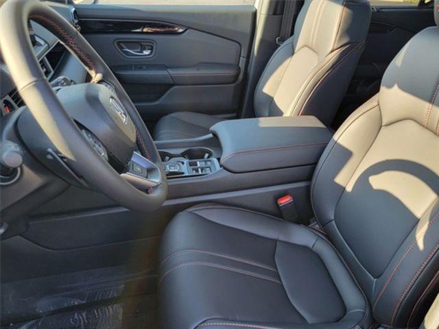 new 2025 Honda Pilot car, priced at $51,350
