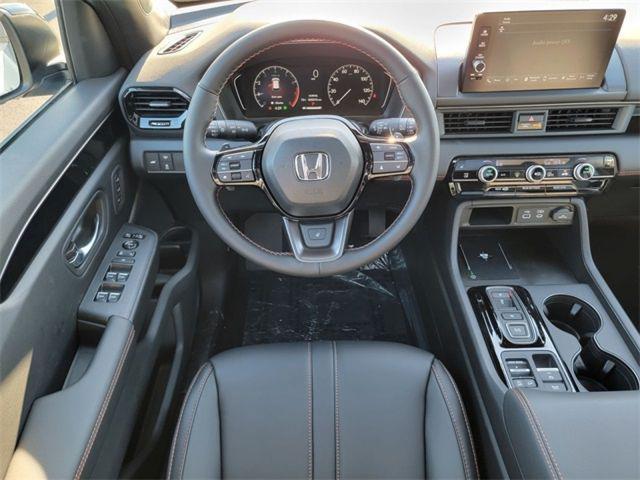 new 2025 Honda Pilot car, priced at $51,350