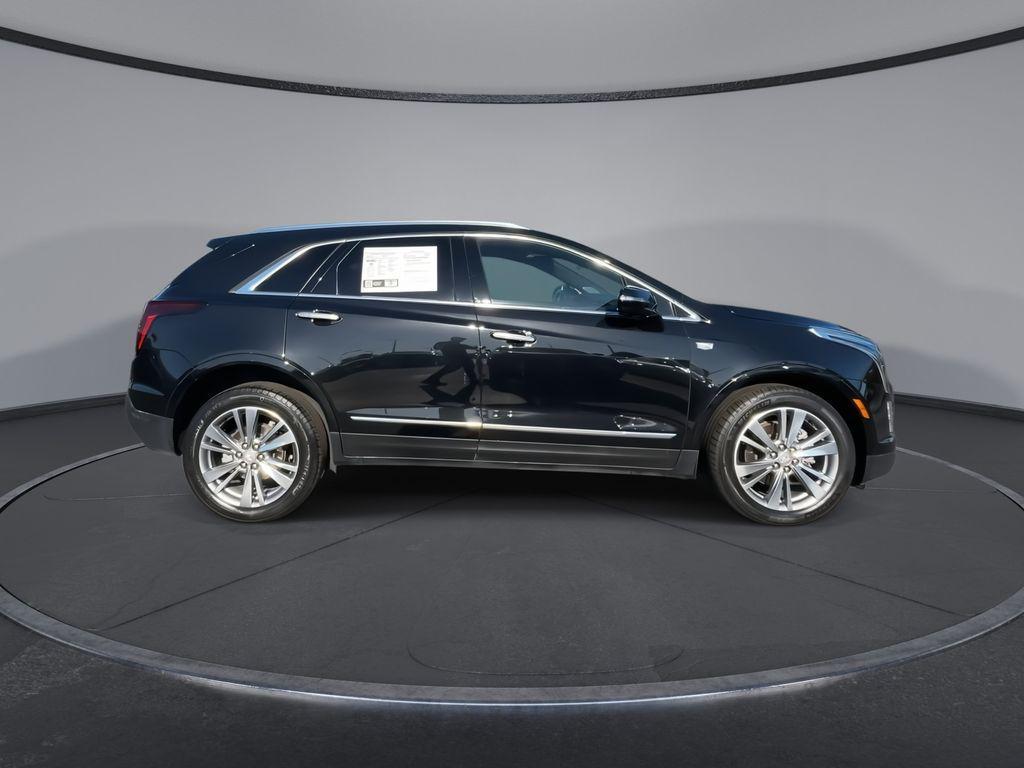 used 2024 Cadillac XT5 car, priced at $35,389