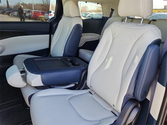 new 2026 Kia Carnival Hybrid car, priced at $52,055