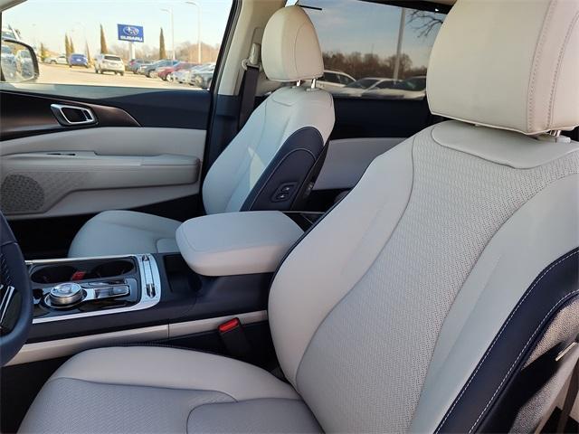 new 2026 Kia Carnival Hybrid car, priced at $52,055