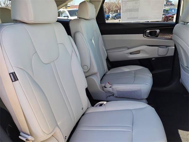 new 2026 Kia Sorento Hybrid car, priced at $39,486